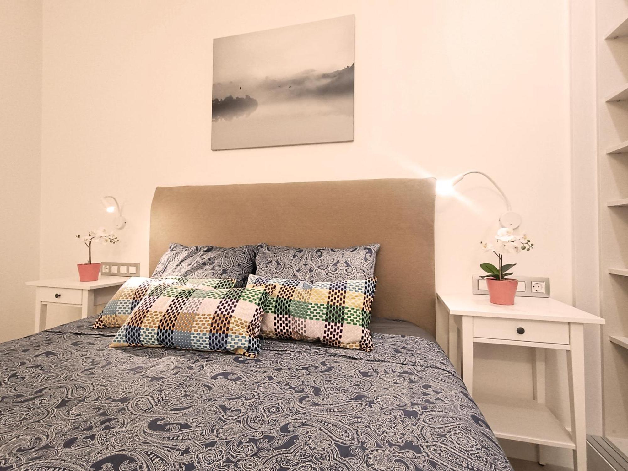 Private Rooms By Plaza Universidad Barcelona Buitenkant foto